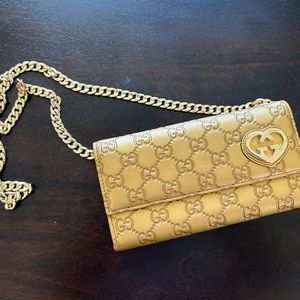 LIKE NEW RARE long Gucci wallet w/ interlocking heart (w/ chain included)